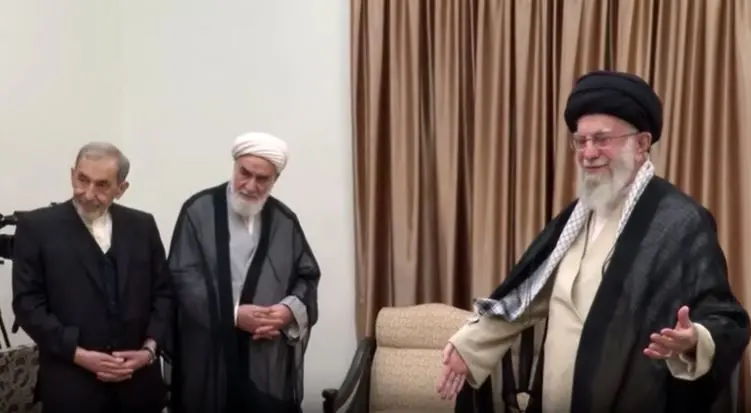 لحظاتی از آخرین دیدار روز گذشته (سه‌شنبه ۹ مرداد ۱۴۰۳) شهید اسماعیل هنیه با رهبر انقلاب اسلامی