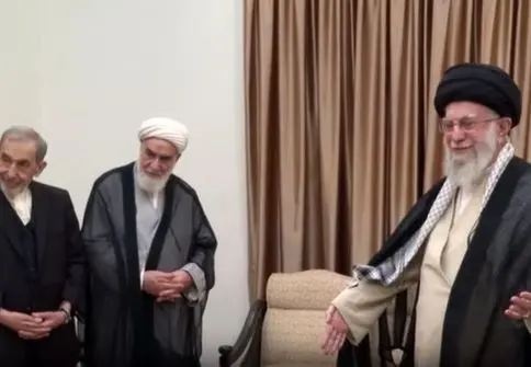 لحظاتی از آخرین دیدار روز گذشته (سه‌شنبه ۹ مرداد ۱۴۰۳) شهید اسماعیل هنیه با رهبر انقلاب اسلامی