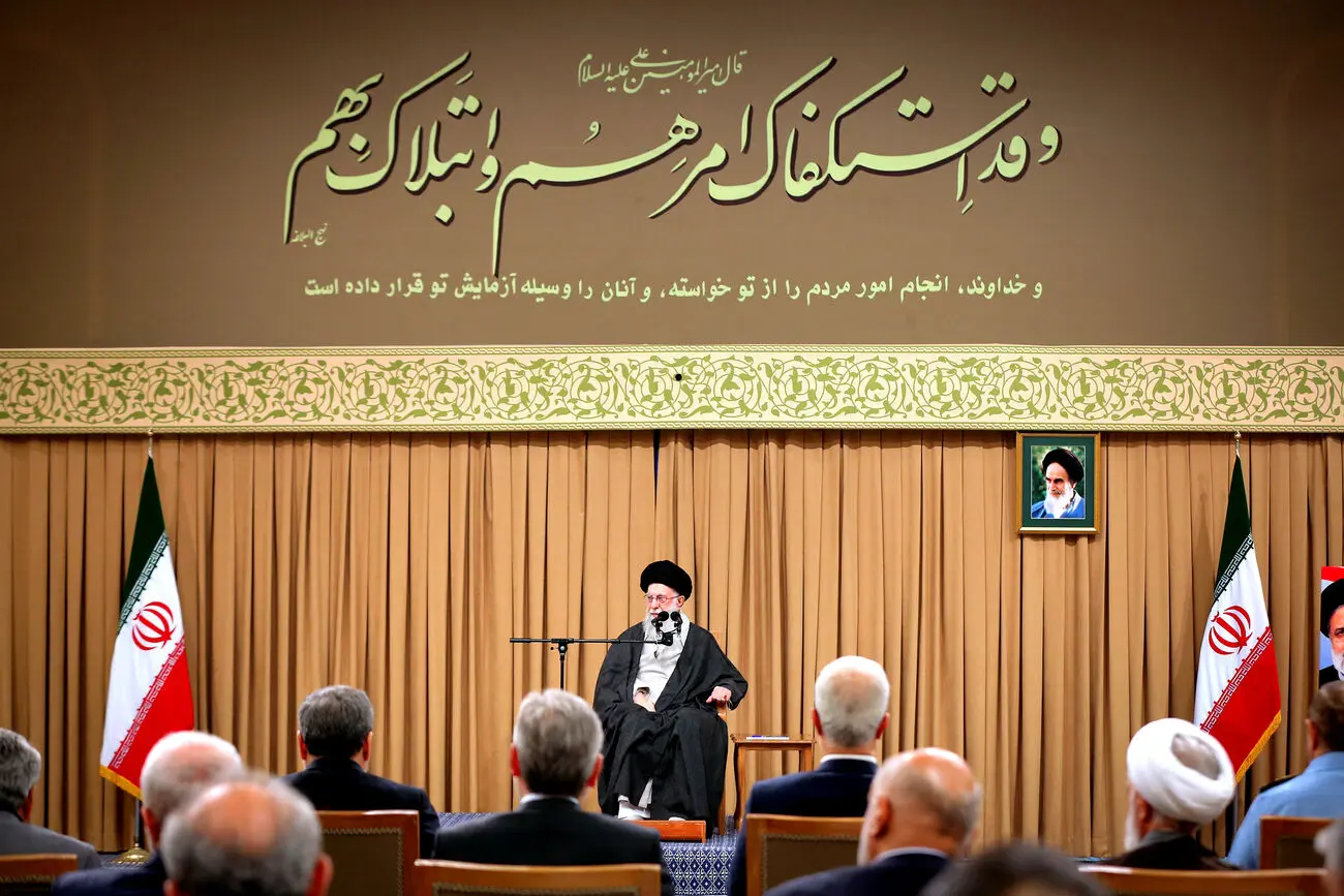 گزارش تصویری-دیدار رئیس‌جمهور و اعضای هیئت دولت با مقام معظم رهبری