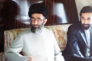 تصاویری از دکتر علی اکبر ولایتی در کنار رهبر شهید انقلاب(دوران ریاست جمهوری)