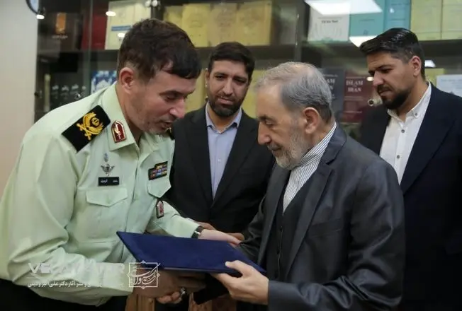 گزارش تصویری-دیدار دکتر ولایتی با فرمانده حفاظت از شخصیت‌ها و دژبان فراجا 