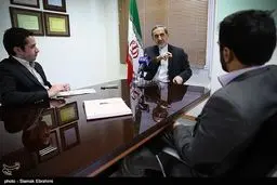 گفت و گوی دکتر ولایتی با خبرگزاری تسنیم/ عکس