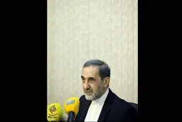 ولایتی در یک نشست خبری در دانشگاه عالی دفاع ملی/عکس