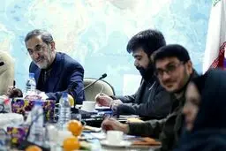 عکس/ دیدار رئیس مرکز تحقیقات استراتژیک با هنرمندان