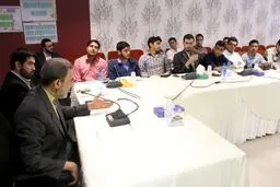 مذاکرات سیاسی مکان سخنرانی نیست و جای تدبیر است