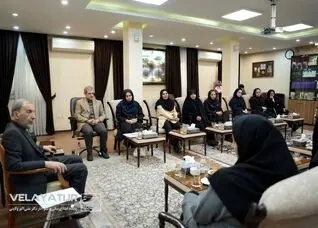 دیدار جمعی از پرستاران با دکتر ولایتی 