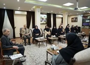 دیدار جمعی از پرستاران با دکتر ولایتی 