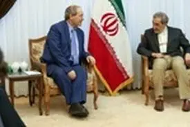 ملت و دولت سوریه در کنار ملت و دولت ایران قرار دارد