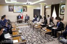 دیدار جمعی از اساتید و دانشجویان دانشگاه پکن با دکتر ولایتی