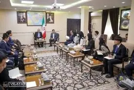 دیدار جمعی از اساتید و دانشجویان دانشگاه پکن با دکتر ولایتی