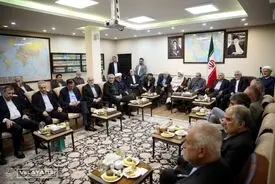 دیدار جمعی از دیپلماتهای وزارت امورخارجه با دکتر ولایتی