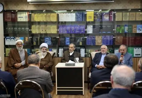 دیدار پیشکسوتان وزارت امور خارجه با دکتر ولایتی در تاریخ هفدهم فروردین ۱۴۰۴