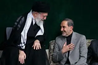 تصاویری از دکتر علی اکبر ولایتی در کنار رهبر شهید انقلاب(دوران رهبری)