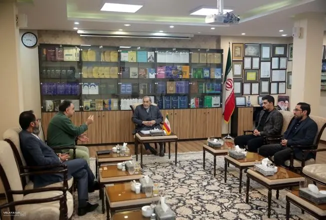 دیدار دبیر و مدیران جشنواره «لوتوس» با دکتر ولایتی 