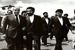 زندگی خصوصی دکتر ولایتی در چند پرده
