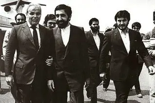 زندگی خصوصی دکتر ولایتی در چند پرده